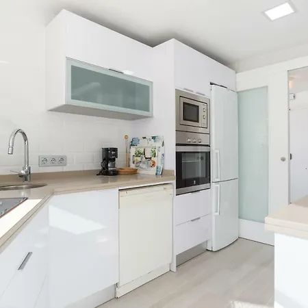 Tgh/ Beachfront And Center Apartment
