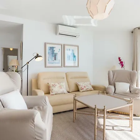Tgh/ Beachfront And Center Apartment *