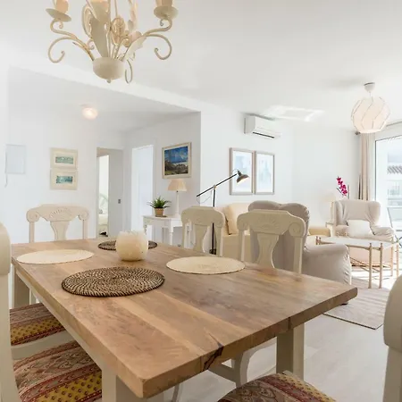 Apartment Tgh/ Beachfront And Center Marbella