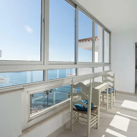 Tgh/ Beachfront And Center